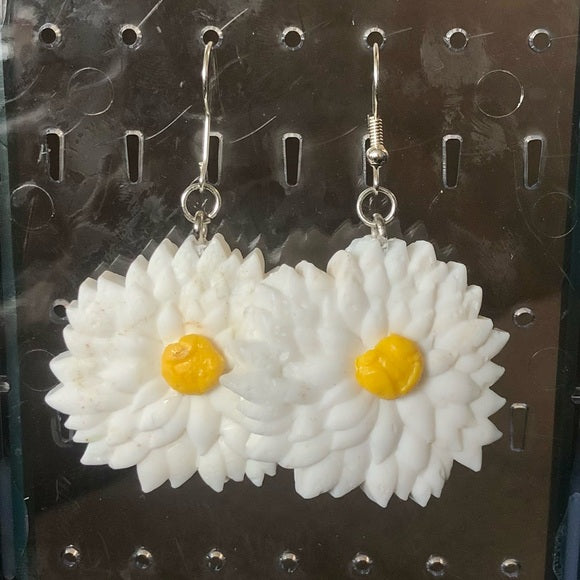 White Daisy Flower Dangle Earrings