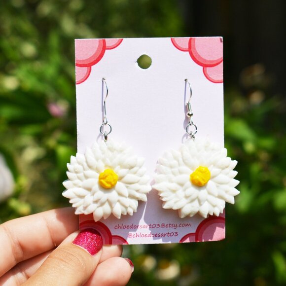 White Daisy Flower Dangle Earrings