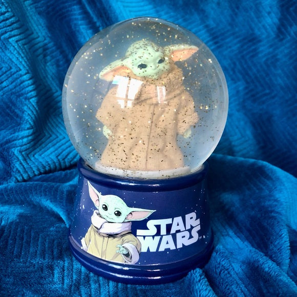 Disney Pixar Star Wars Mandalorian The Child Grogu Light Up Water Globe