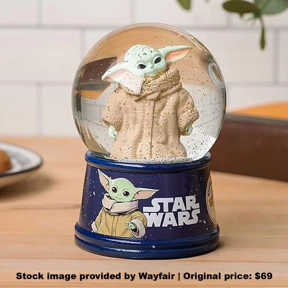 Disney Pixar Star Wars Mandalorian The Child Grogu Light Up Water Globe