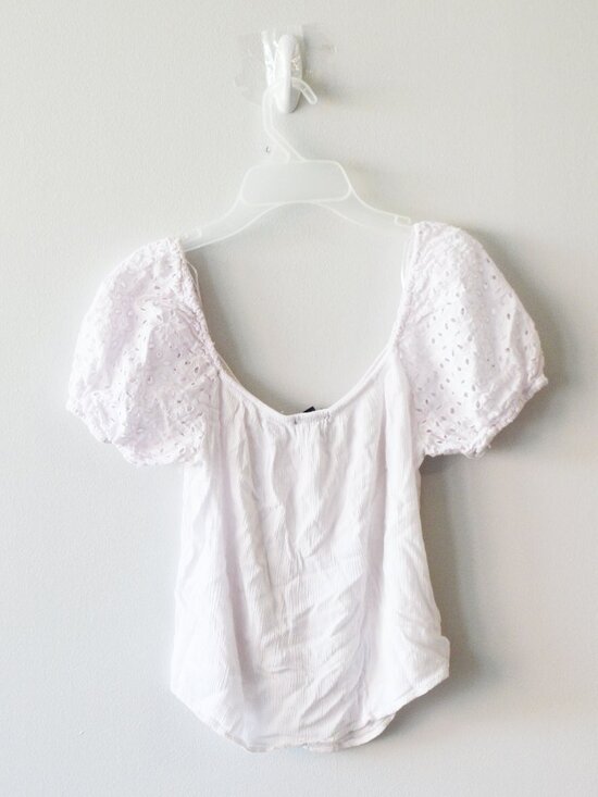 U2B White Eyelet Puff Sleeve Blouse