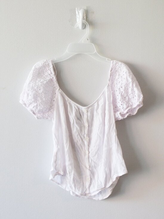 U2B White Eyelet Puff Sleeve Blouse